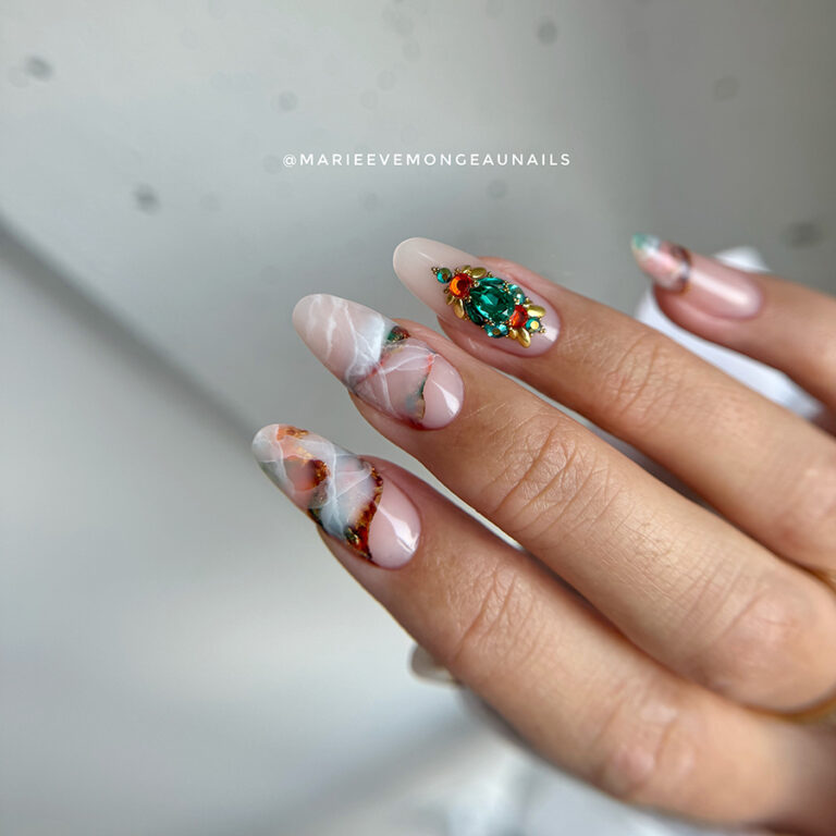 Capsule Nail Art | Profondeur laiteuse | Français